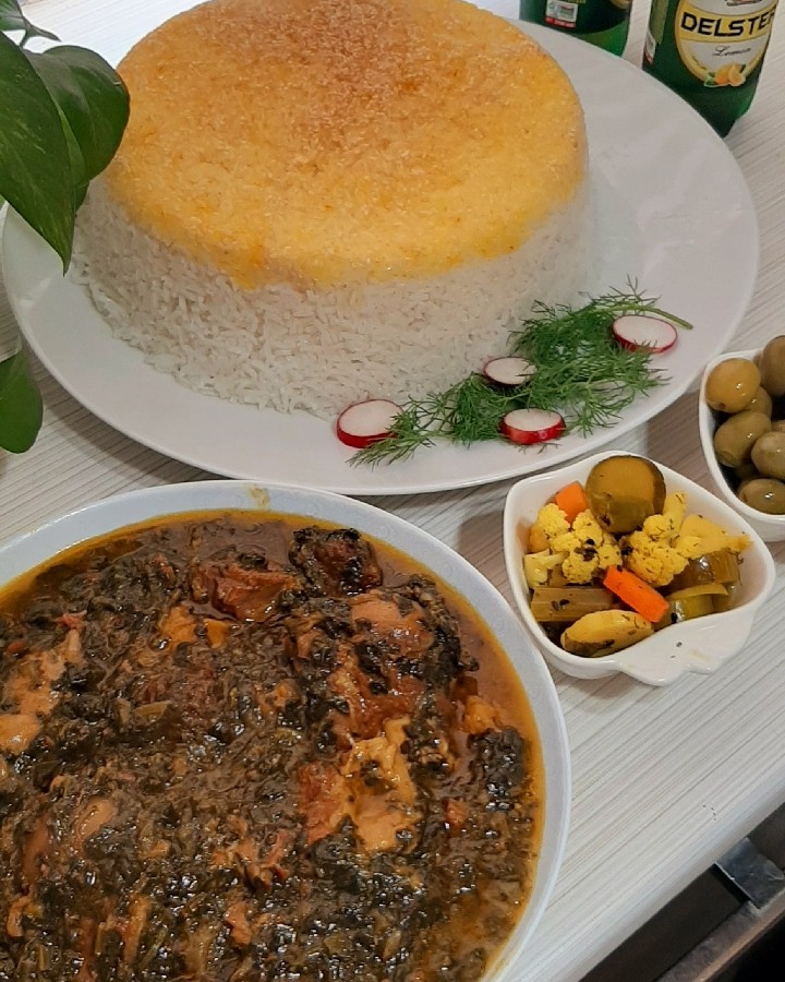 عکس خورشت آلو اسفناج