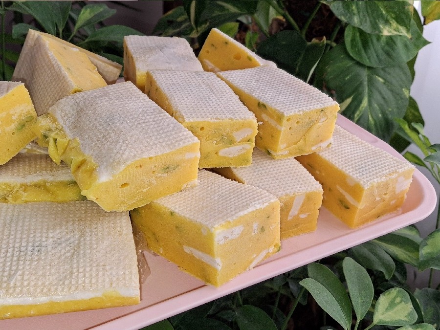 عکس بستنی سنتی زعفرونی?