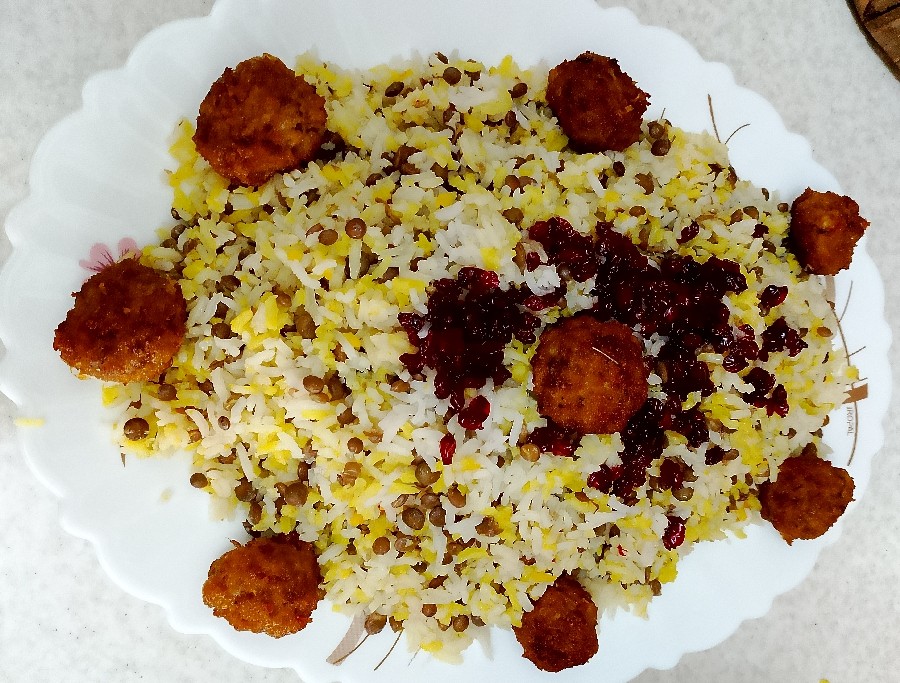 عدس پلو با کوفته قلقلی