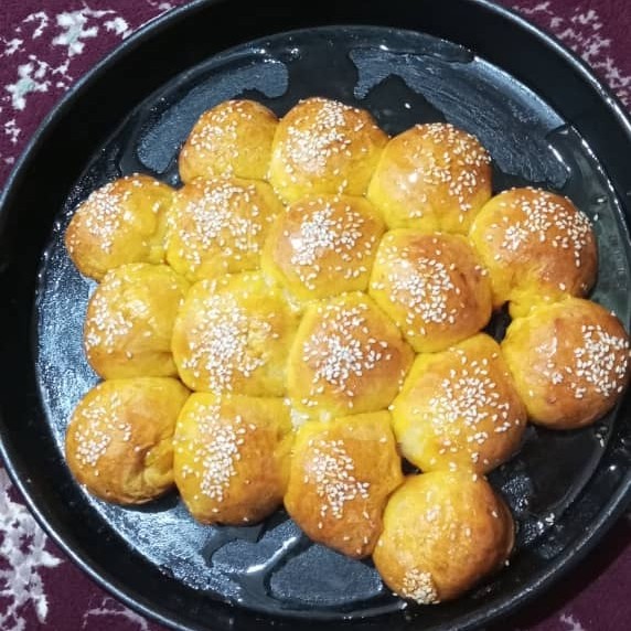 عکس نان عسلی مغز دار 