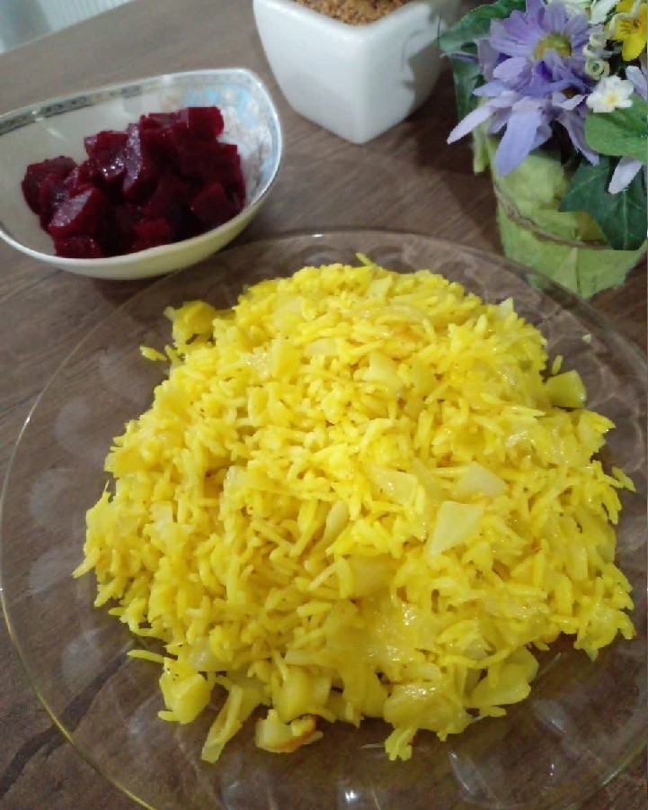 عکس دمپختک کلم با ترشی لبو.استوریم رو ببینید. لطفا.