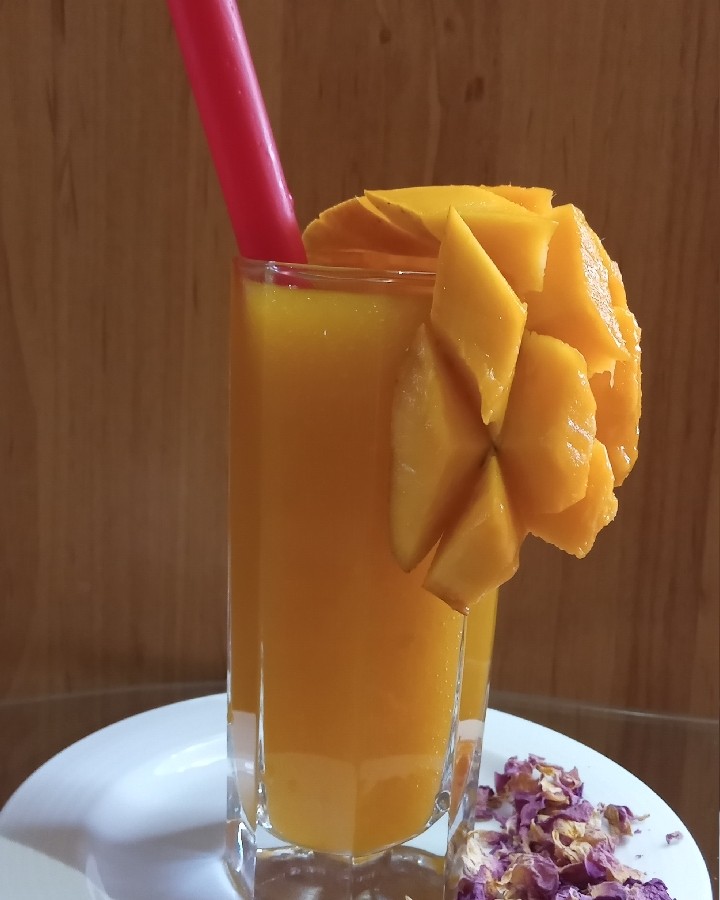 آب انبه خوشمزه