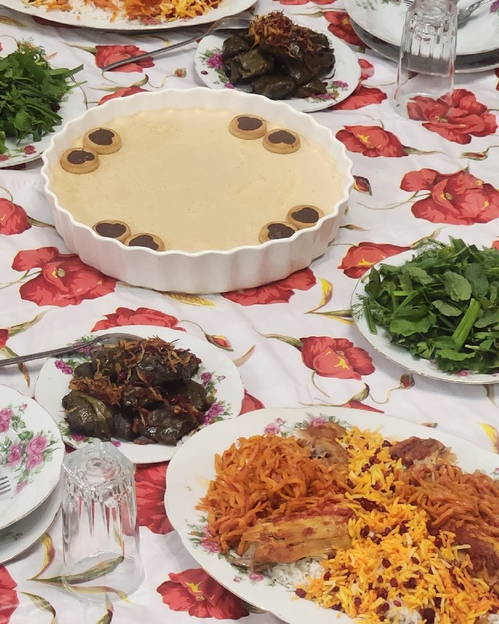 مهمونی خونه مادربزرگ
پاپیون جان قبولش کن لطفا