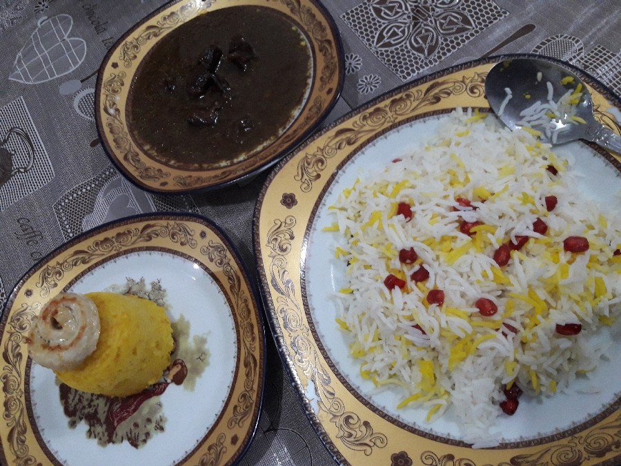 عکس فسنجون با انار پلو و ته چین تک نفره