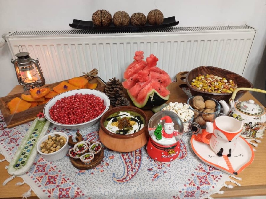 عکس میز شب یلدا
1403