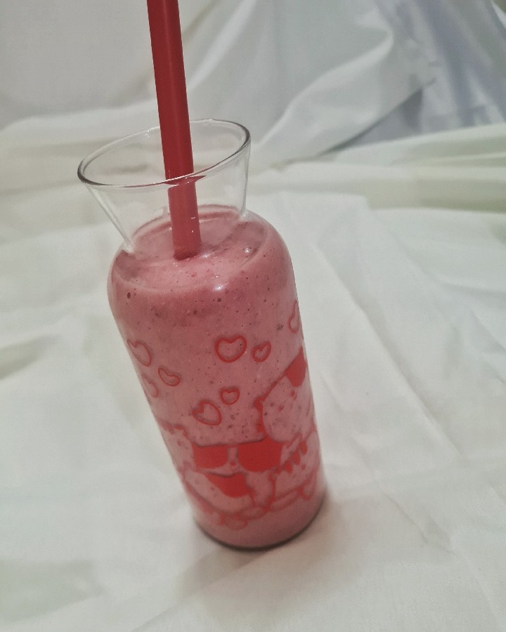اسموتی موز و توت فرنگی رژیمی