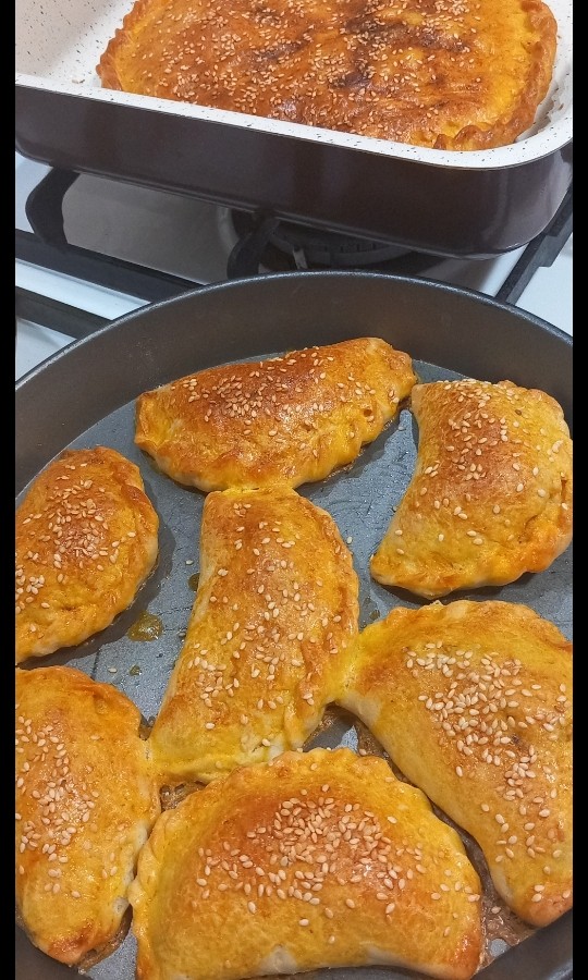 عکس پیراشکی گوشت با خمیر سیب زمینی