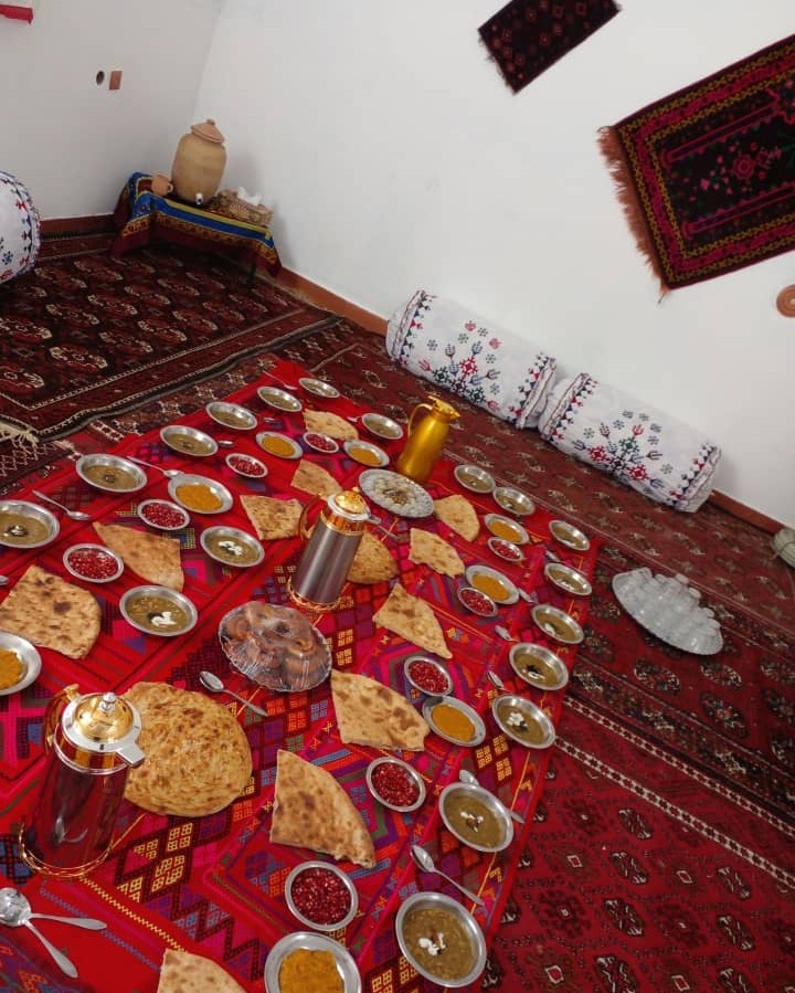 عکس کاملا سنتی و زیبا .یک روز بیاد ماندنی با بهترین دوستان 
