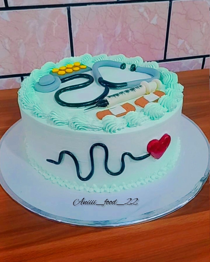 عکس کیک خامه ای پزشکی