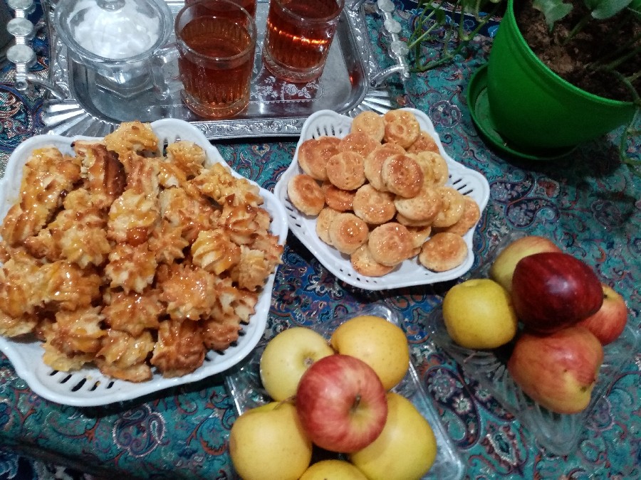 عکس اینم شیرینی روز اخر