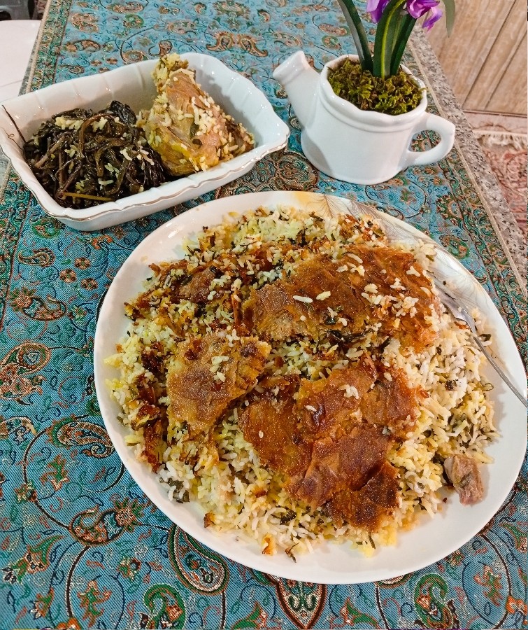 عکس بن سرخ لای برنجی