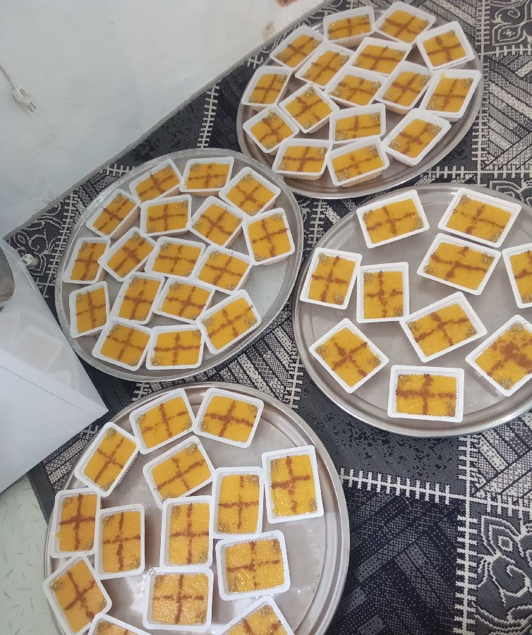 اینم شله زرد نذری من روز بیست و یکم ماه رمضان شهادت اقا امام امیرالمومنین 