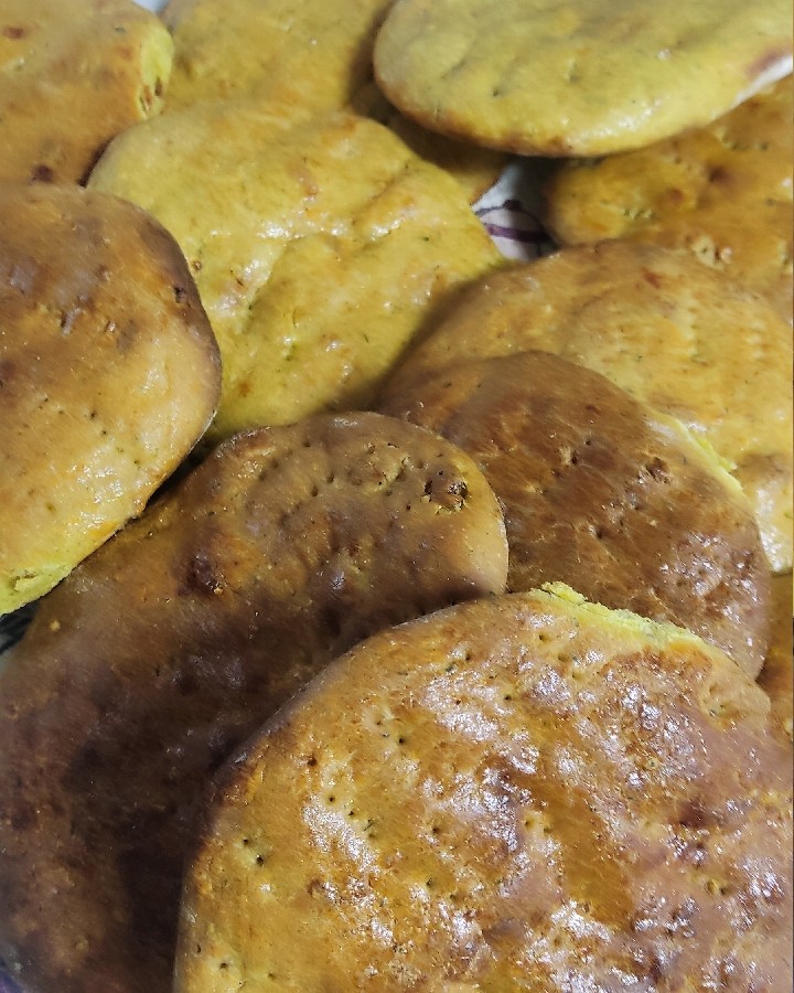عکس فطیر با روغن حیوانی زیره رازیانه دانه شنبلیله سیاهدانه شوید جعفری 