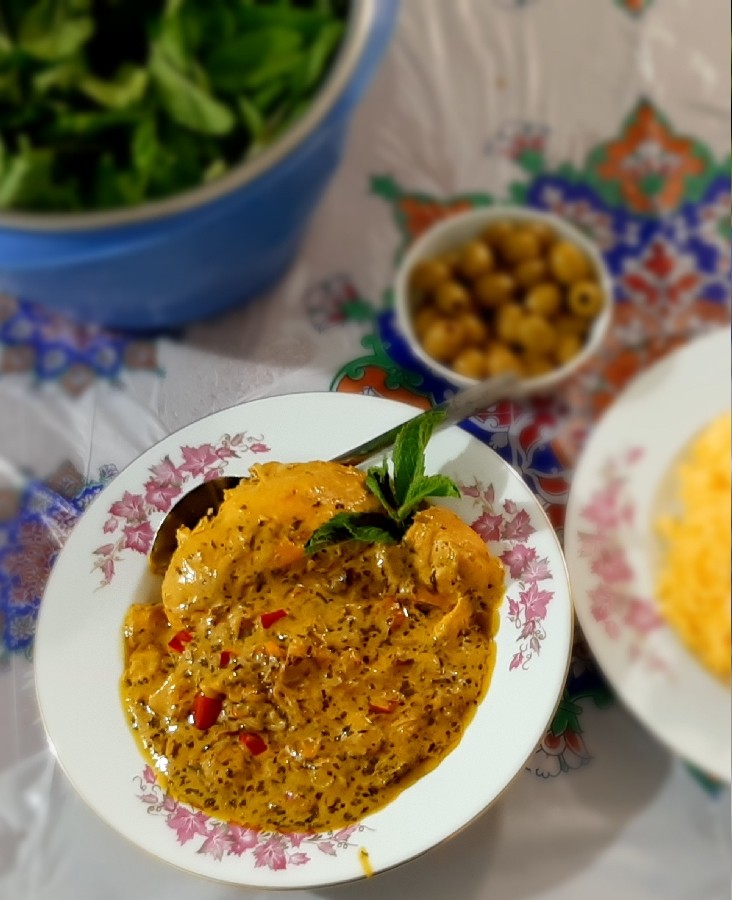 عکس مرغ با سس ماست وکشک