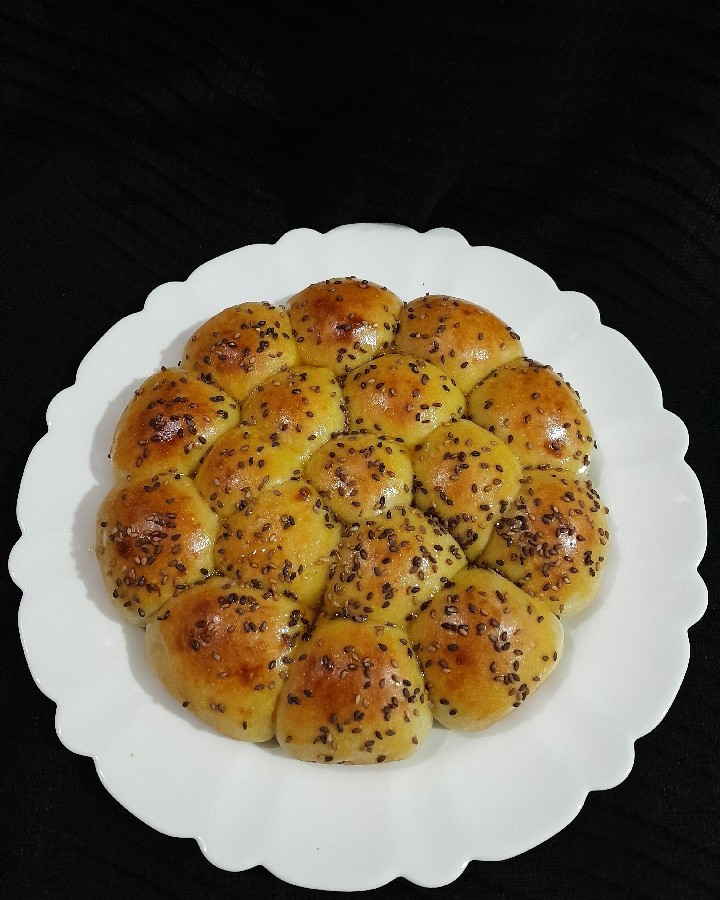 عکس لانه زنبوزی جامانده از ماه رمضان