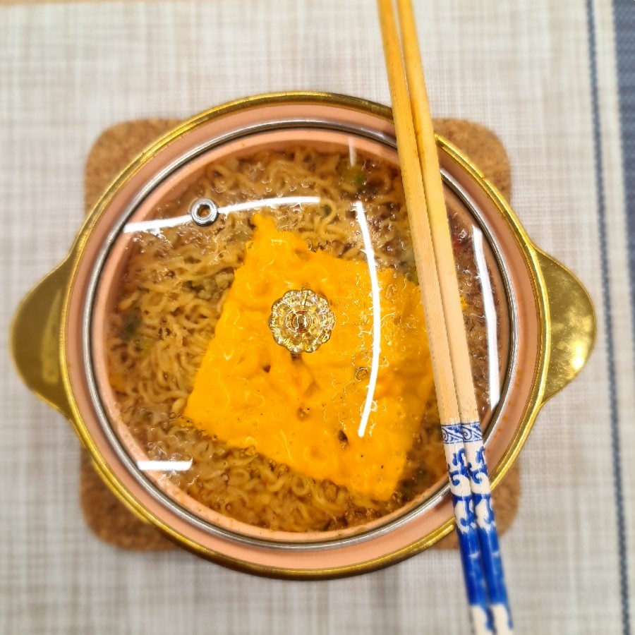 عکس نودل تند گوشت