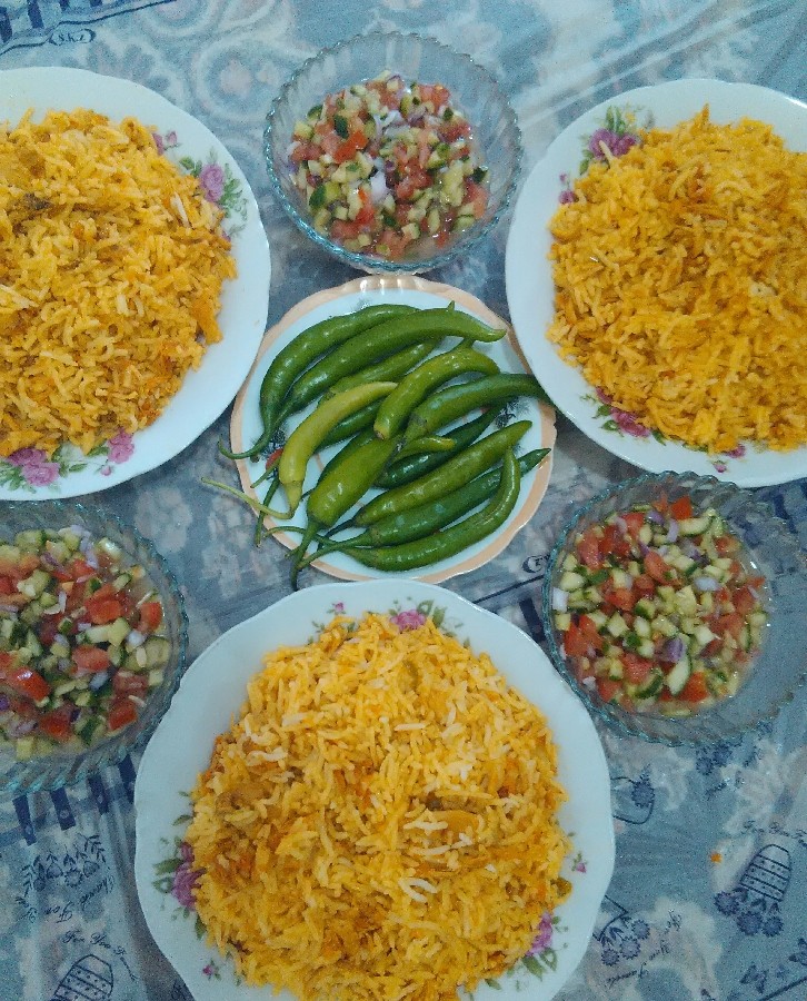 عکس هویج پلو با مرغ ریش ریش 