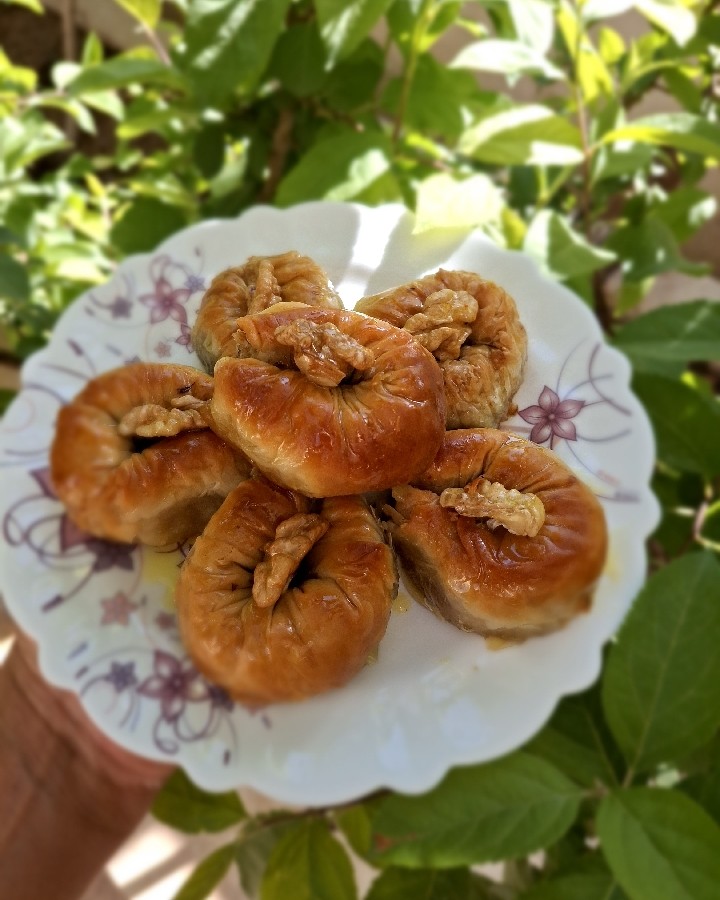 عکس باقلوا نعلی گردو 