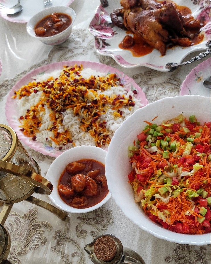 عکس جوجه محلی و آلو