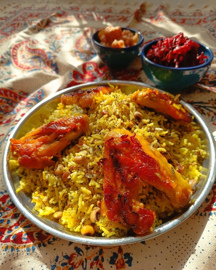 عکس لوبیا پلو با ترشی انار و لبو