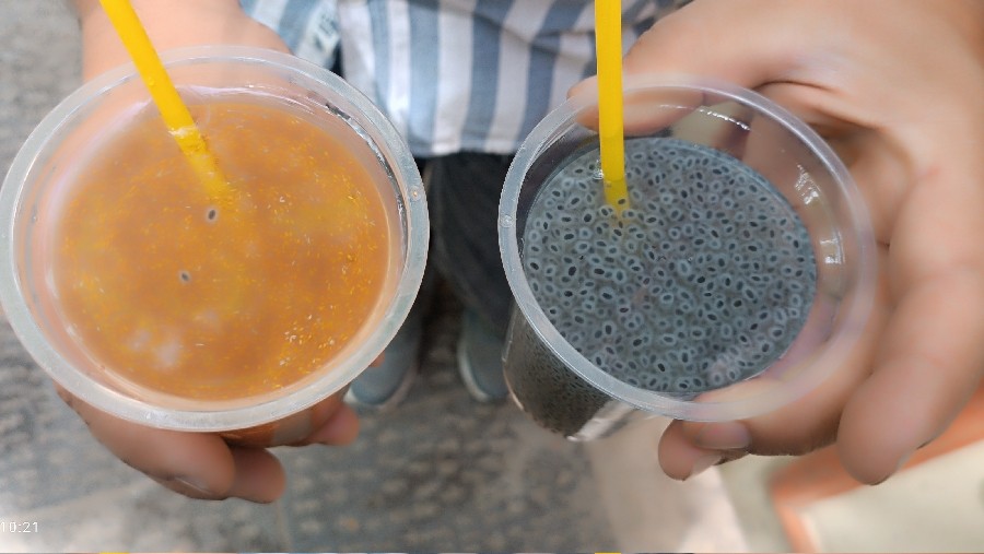 چای.خاکیشیر .تخم ریحان .عشق