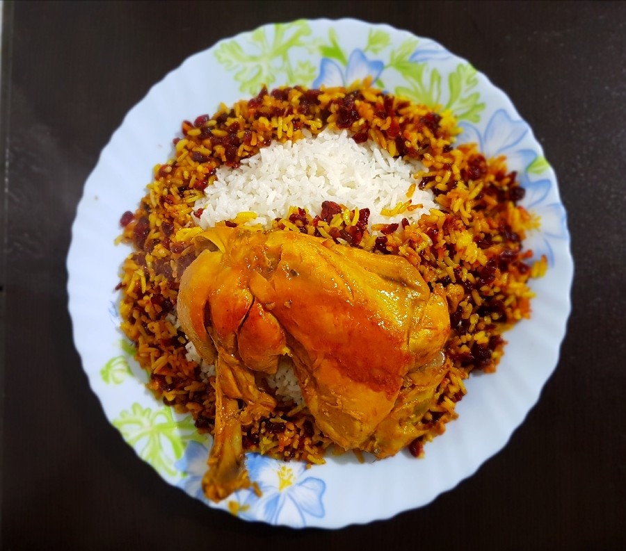 عکس زرشک‌پلو با مرغ