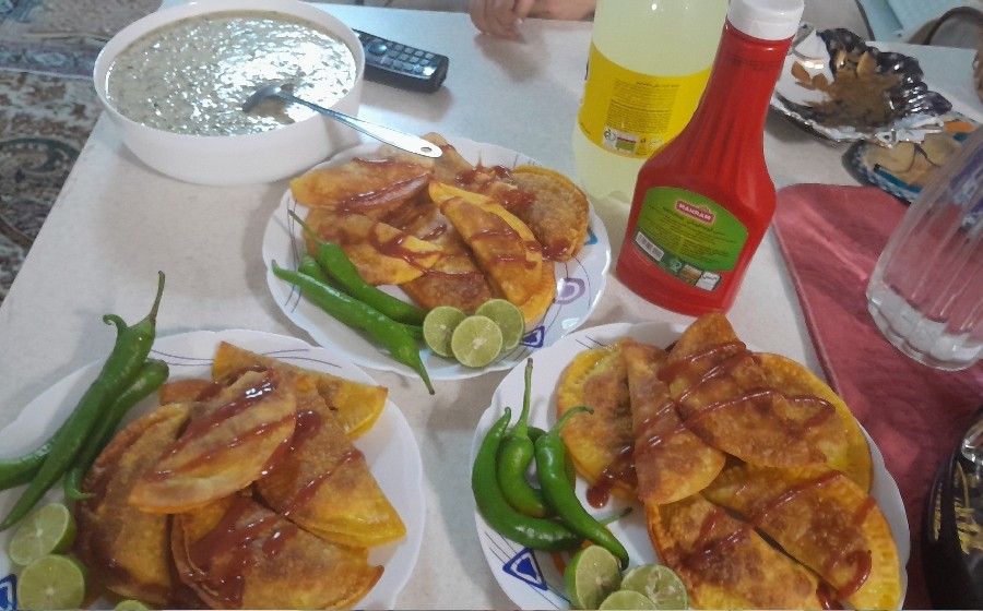 عکس پیراشکی گوشت  اش کشک 
    