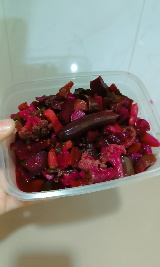 عکس ترشی مخلوط لبو و سیر ترشی 