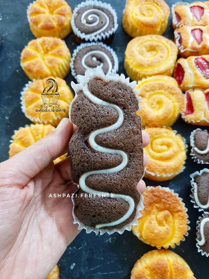 عکس پای شکلاتی کرمدار