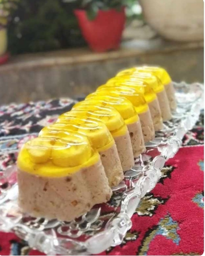 عکس دسر  با ژله موز با رضوان جونم