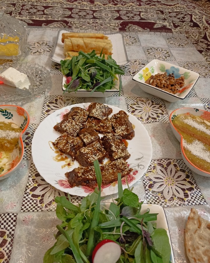 عکس شیرینی خرمایی با کره بادامزمینی