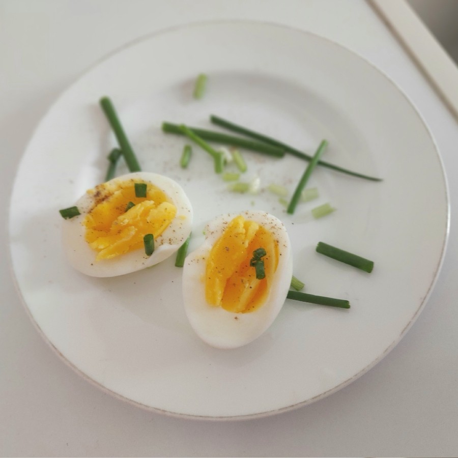 تخم مرغ آبپز