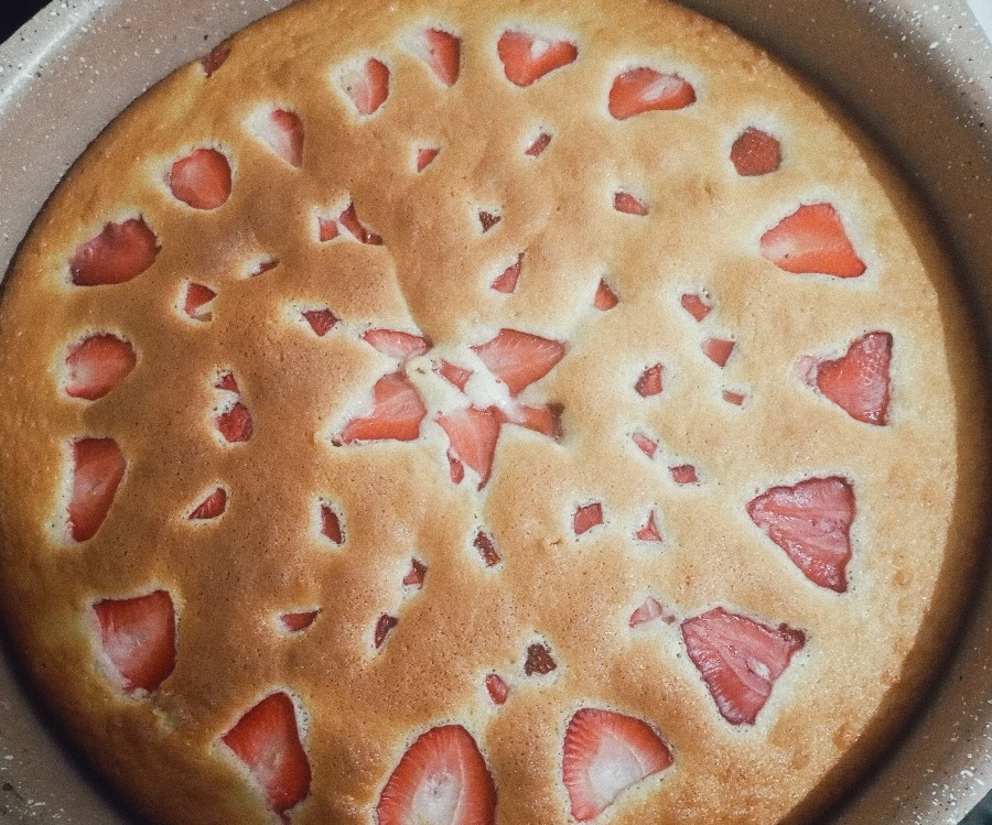 کیک توتفرنگی