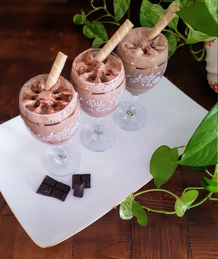 عکس شیک شکلات موزی
