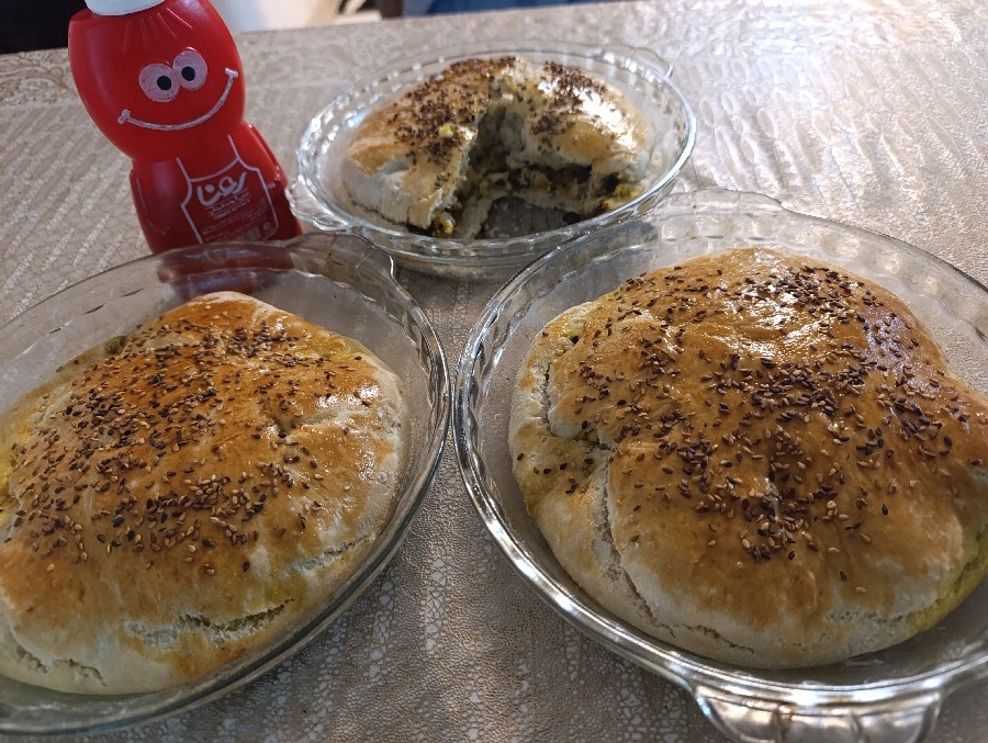 عکس پیراشکی قارچ و گوشت 