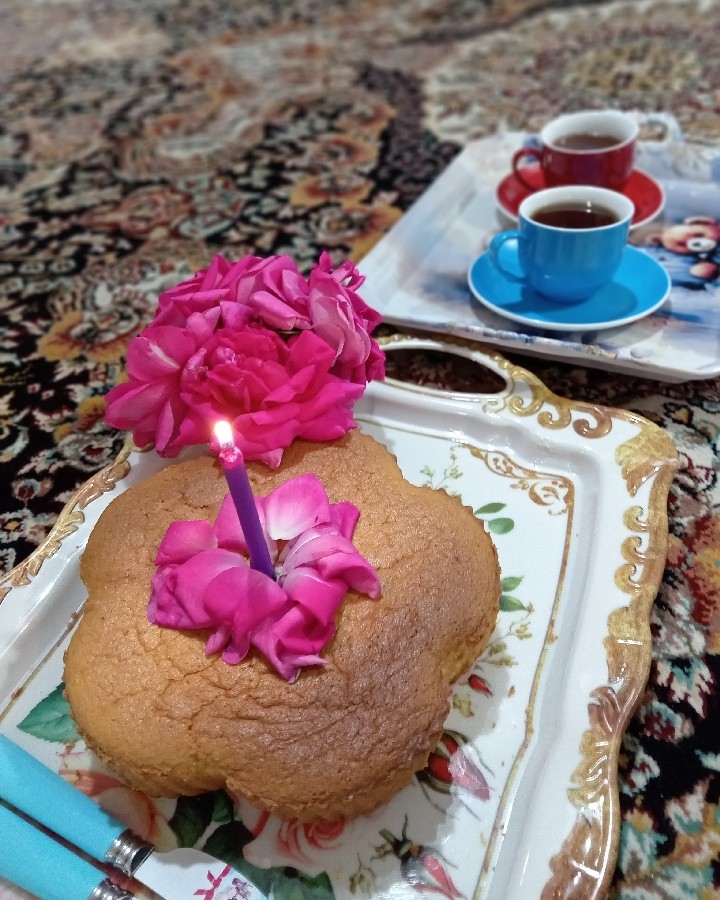 عکس کیک هل وگلاب و زعفران پنبه ای 
