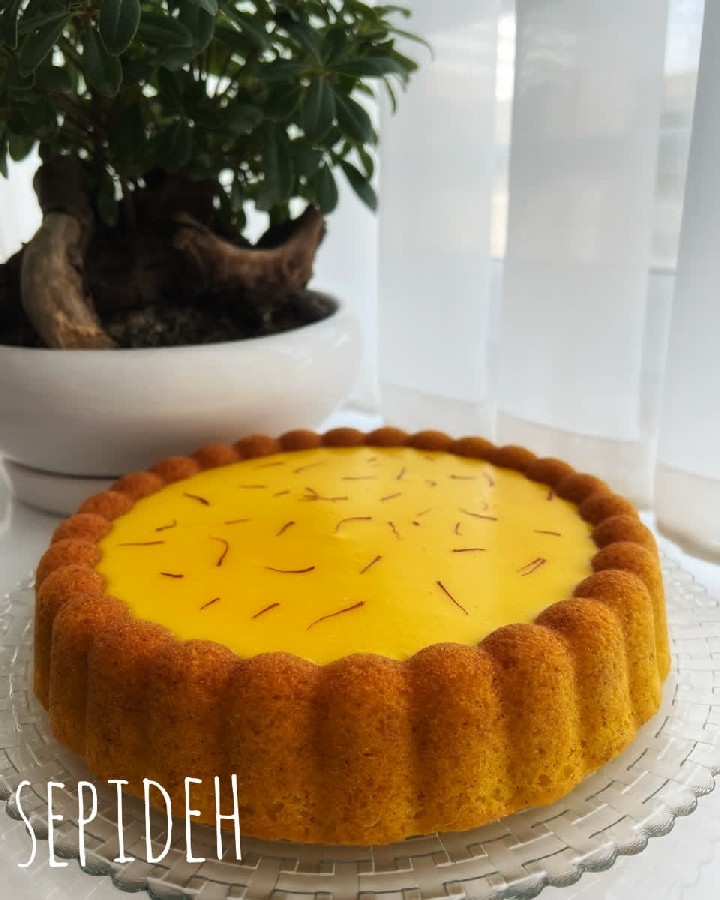 عکس کیک کرمدار زعفرانی