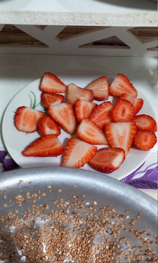 عکس کیک توت فرنگی