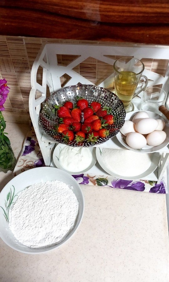 عکس کیک توت فرنگی