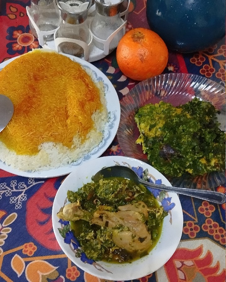 عکس ی غذای شمالی خوشمزه 
با سبزی شمال 
به همراه نارنج