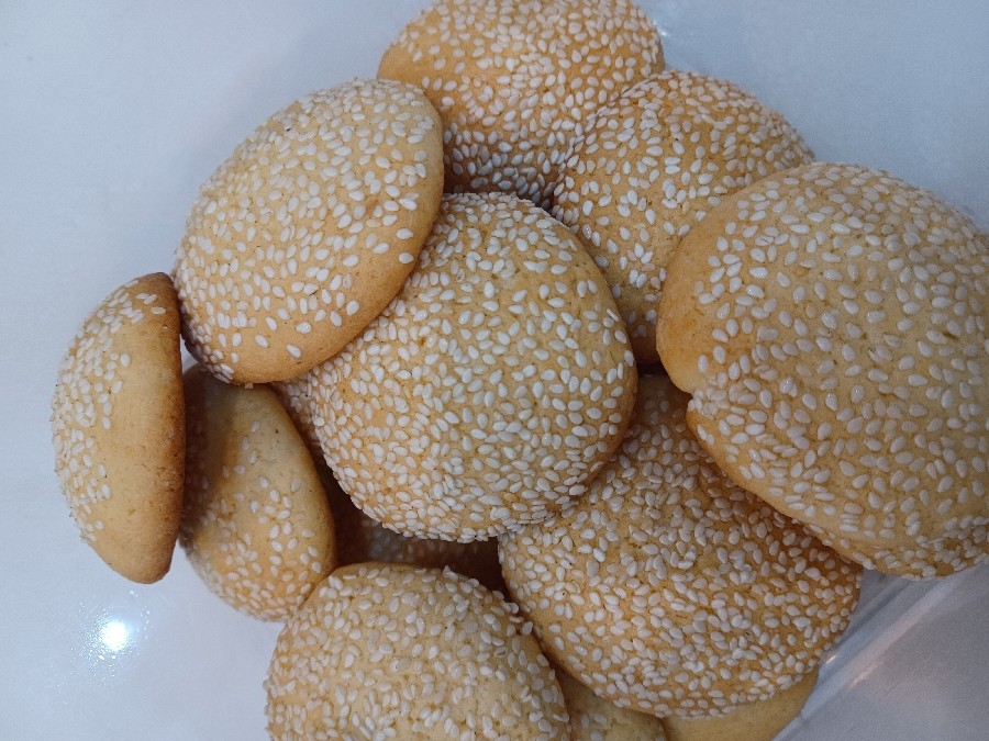 عکس کلوچه کنجدی 