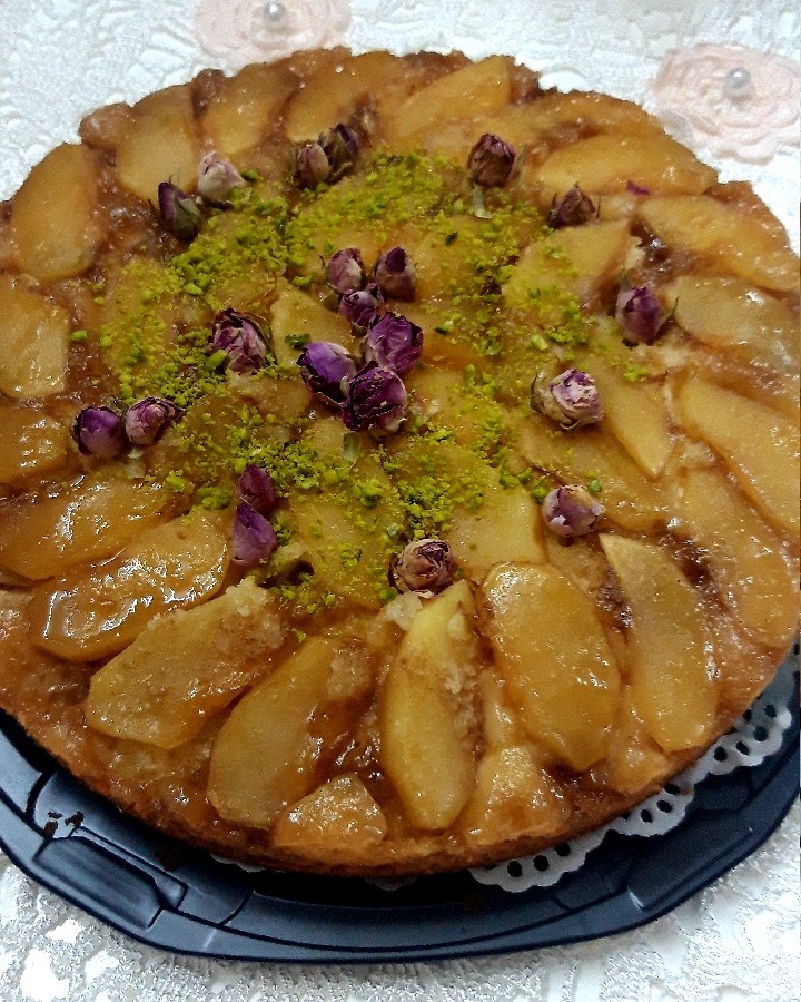 عکس کیک آپساید دوان سیب 