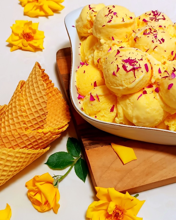 عکس بستنی سنتی زعفرانی