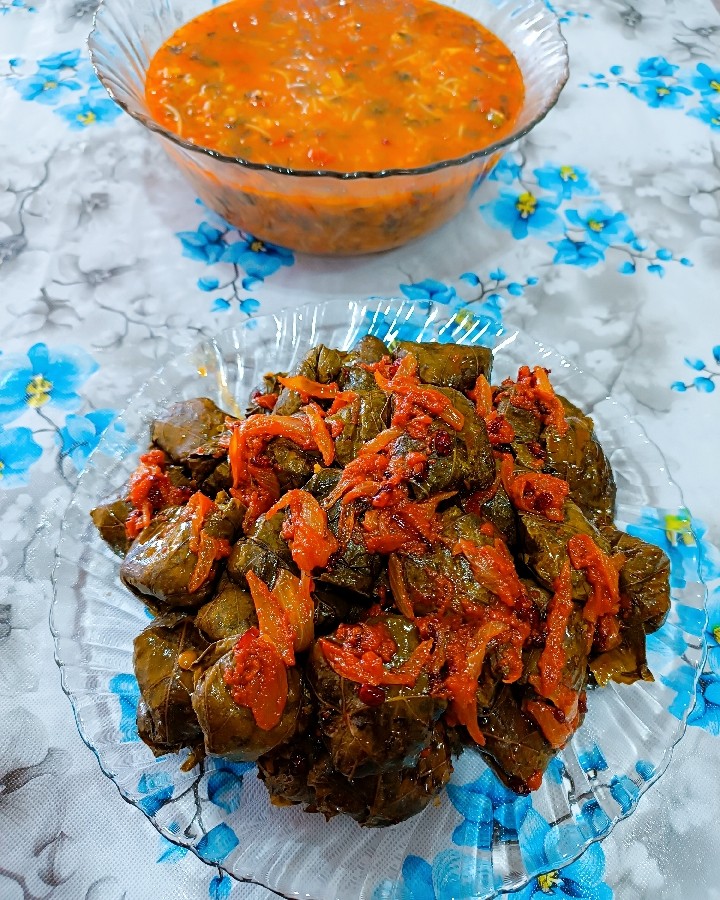 عکس دلمه و آش گوجه (ورق زدنی)
