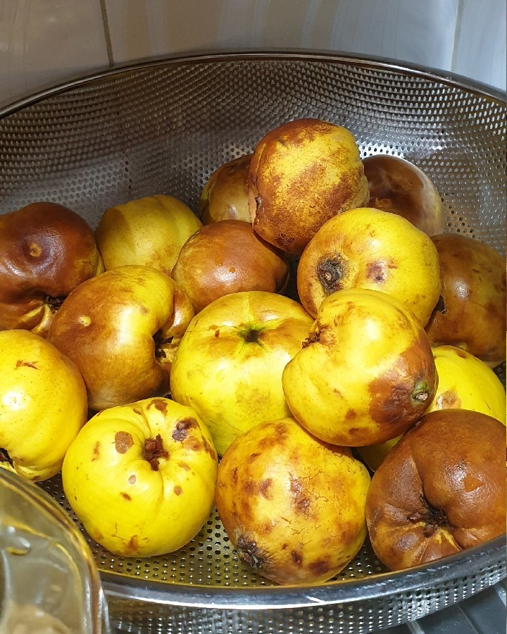 عکس مربا بِه خانگی
