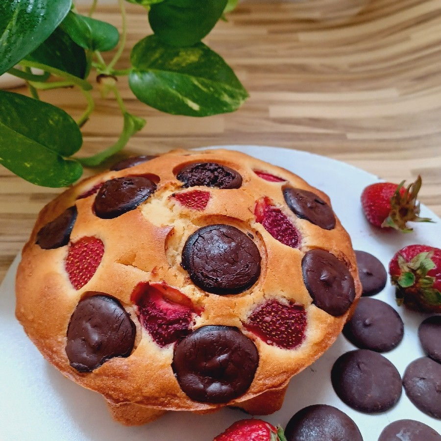 عکس کیک توت فرنگی و شکلات