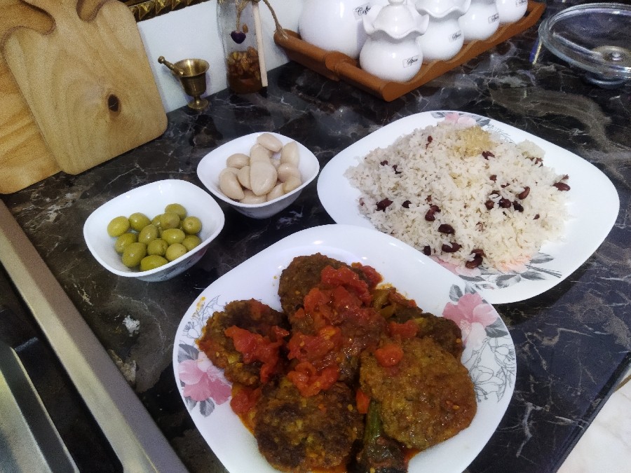 عکس لوبیا پلو  و گوجه بادمجون 

