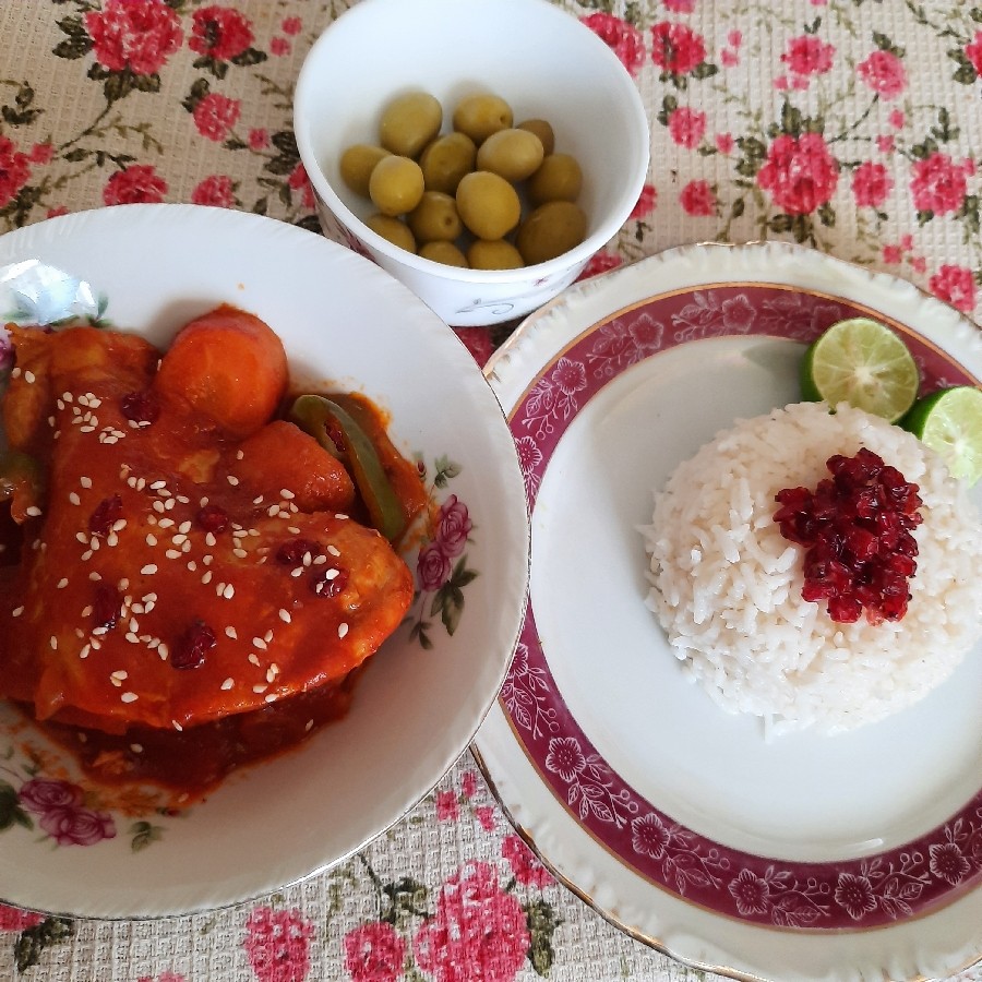 عکس یک لقمه زندگی کنار مامان و بابا?