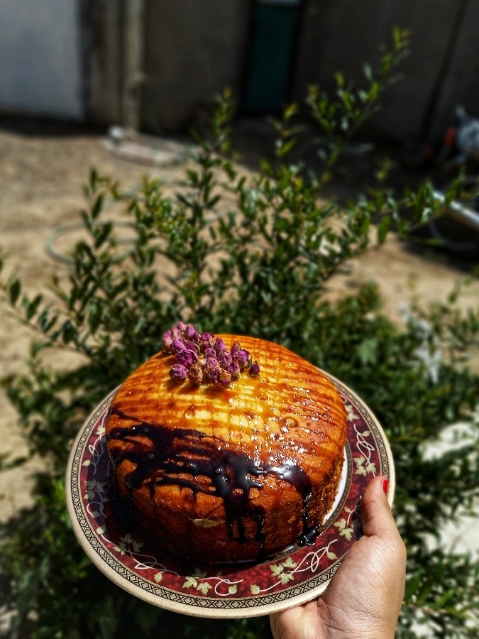 عکس کیک هل و گلاب با فیلینگ مارمالاد سیب