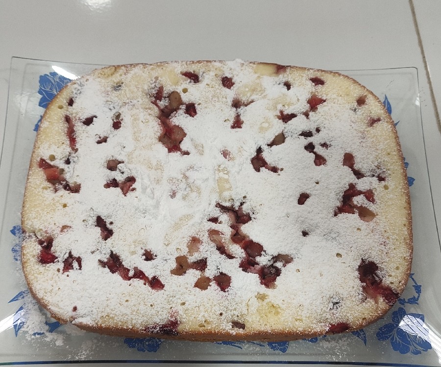 کیک توت فرنگی